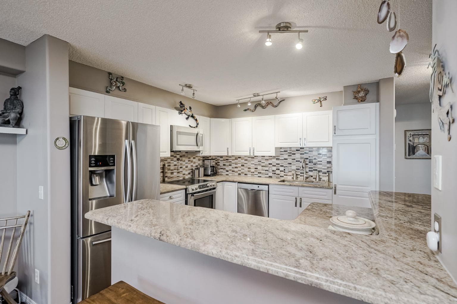 25, 200 Sandstone Drive NW — photo 2