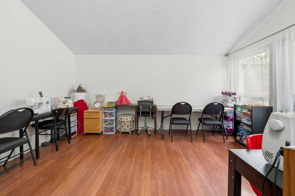 112 Cedargrove Way SW — photo 4