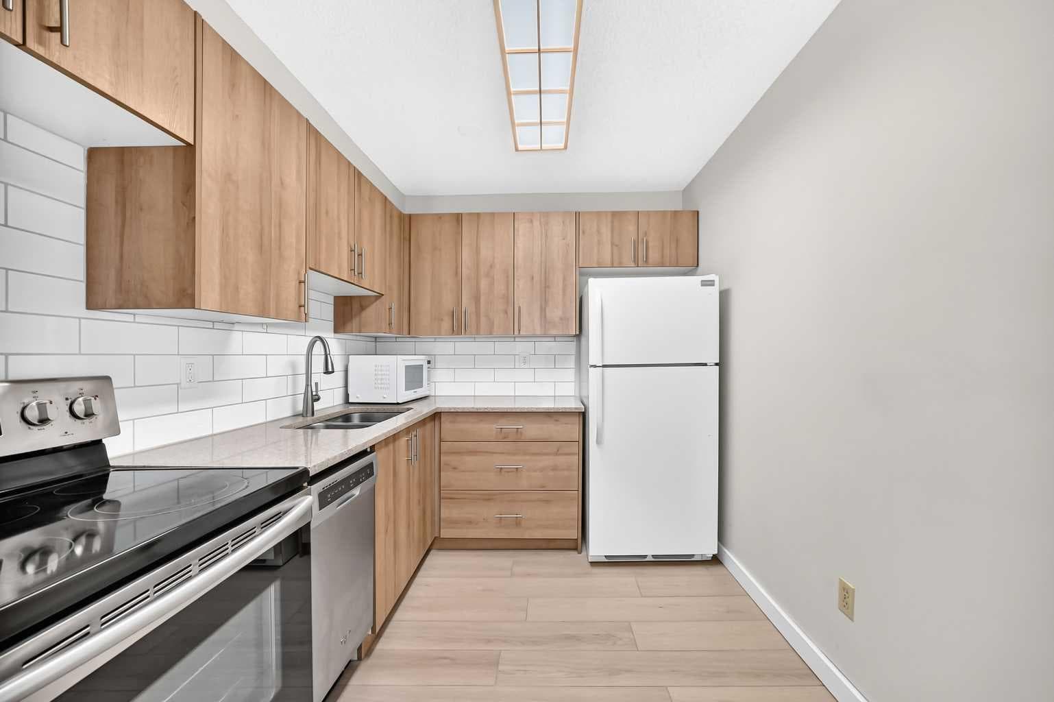 6102, 315 Southampton Drive SW — photo 1