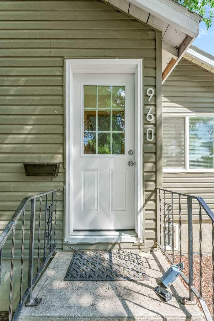 960 5 Street SE — photo 4