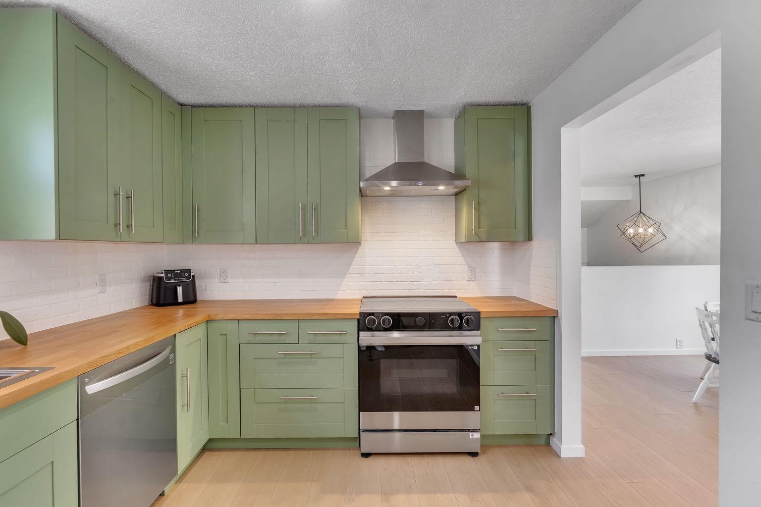 74 Eldorado Road SE — photo 4