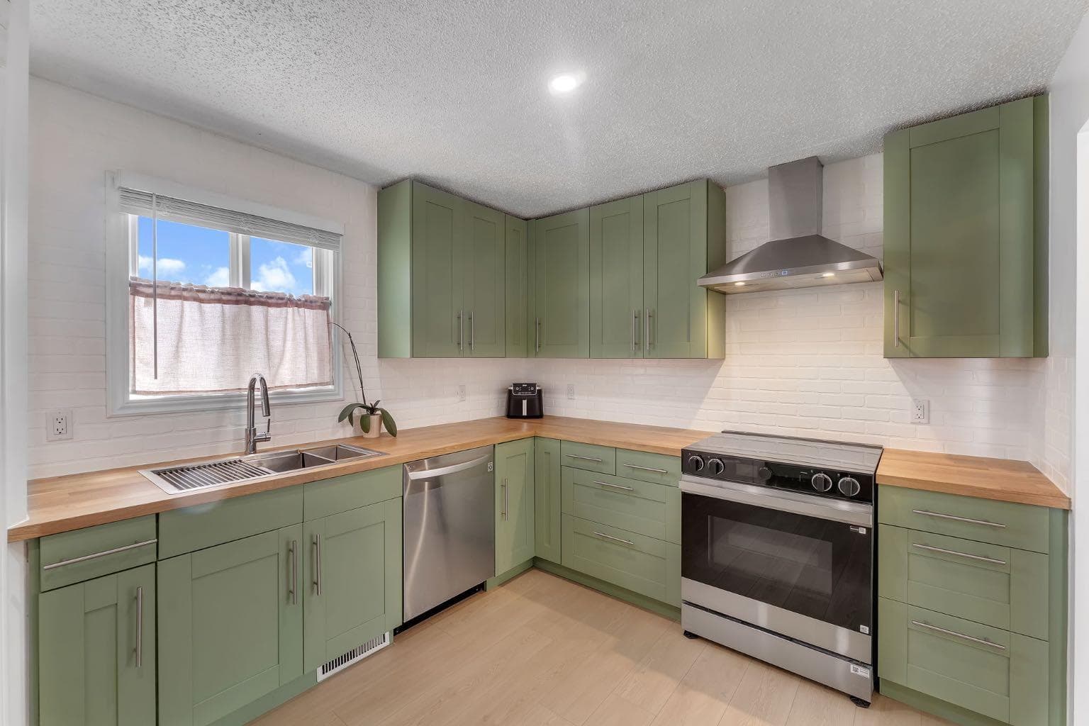74 Eldorado Road SE — photo 5