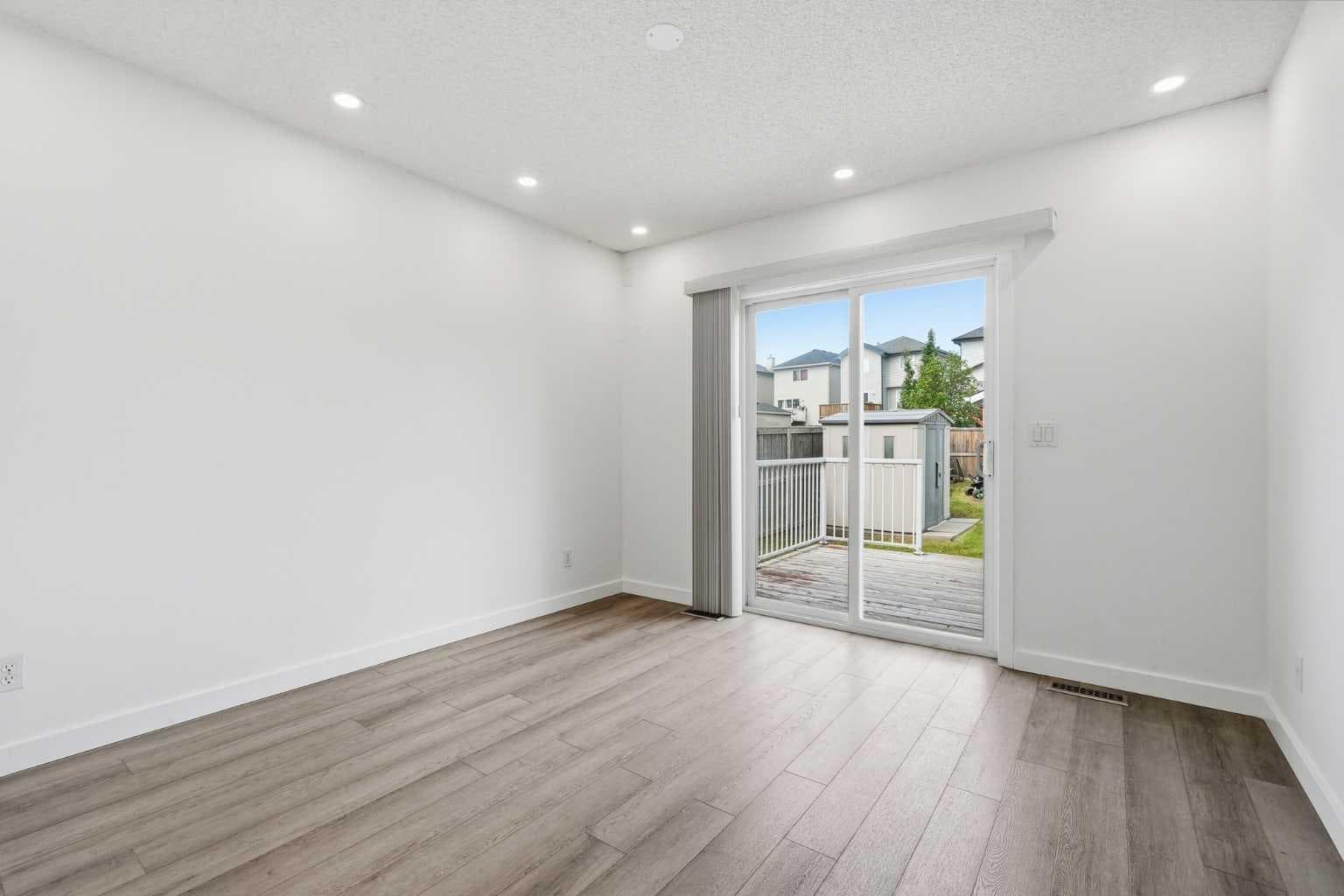 5 Coville Bay NE — photo 4