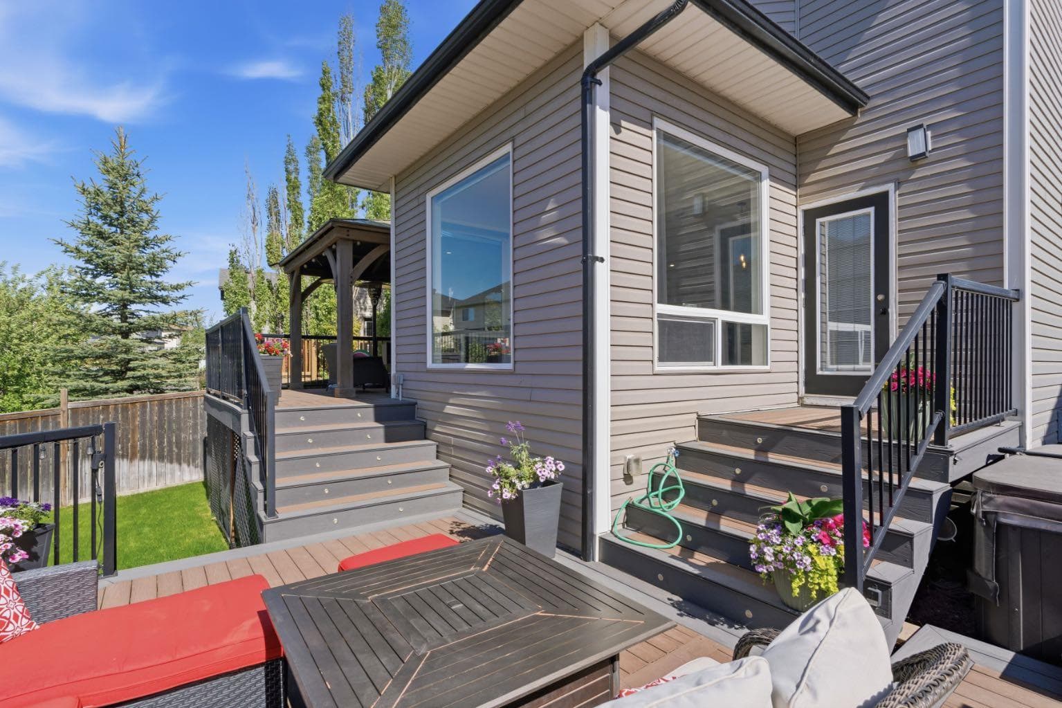 212 Willowmere Close — photo 4