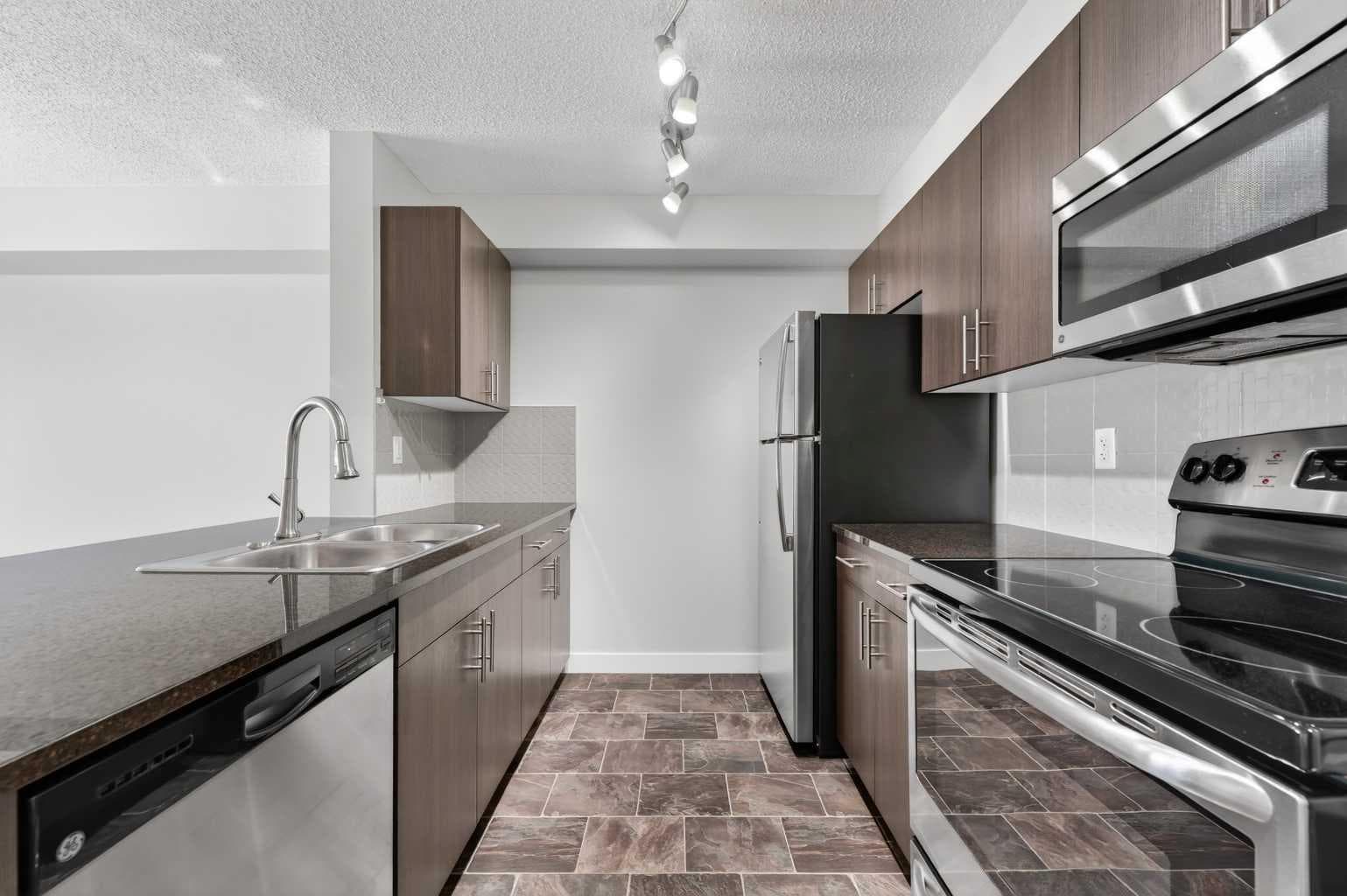 3310, 625 Glenbow Drive — photo 3