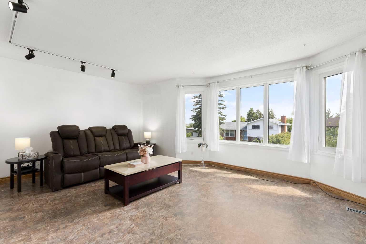 1016 Hunterdale Place NW — photo 4