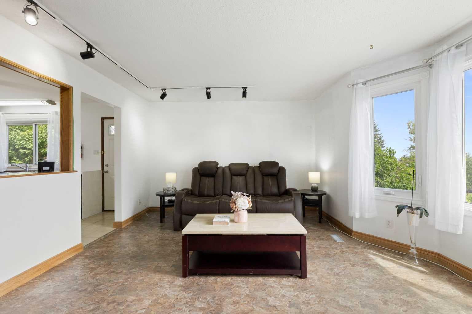 1016 Hunterdale Place NW — photo 5
