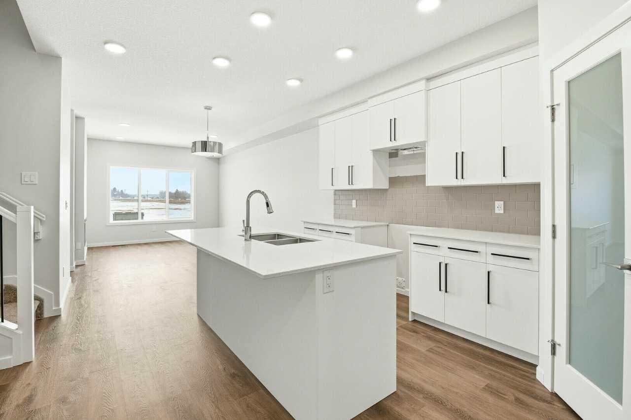 159 Lincoln Crescent — photo 3