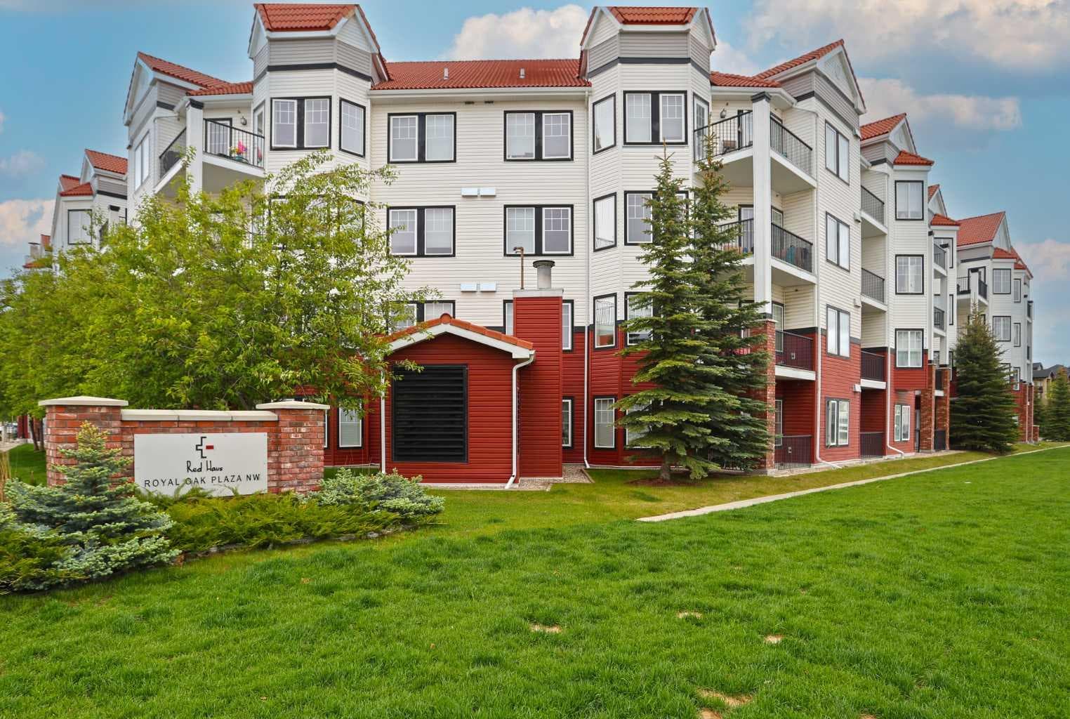 420, 30 Royal Oak Plaza NW — photo 1