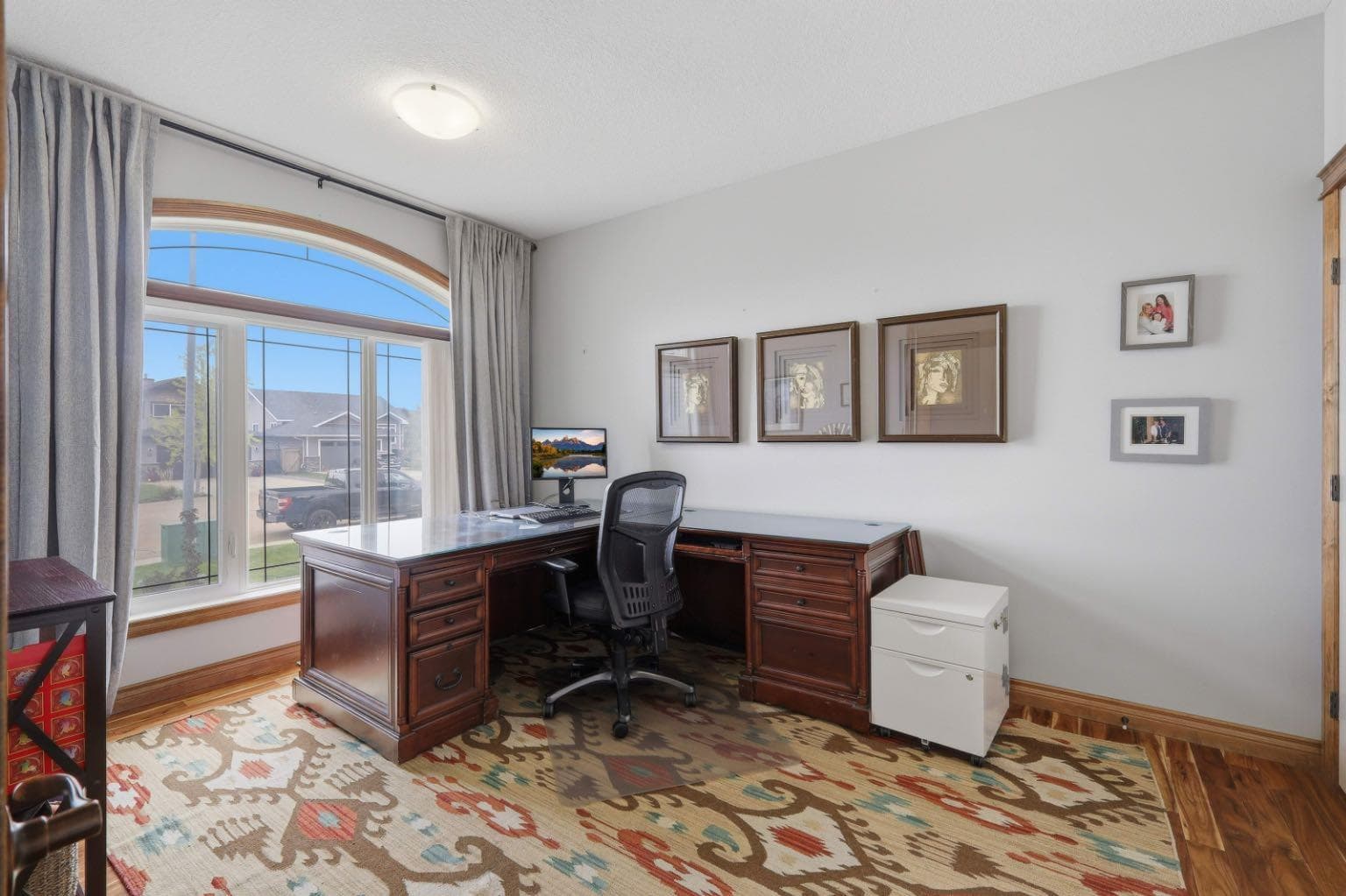 8 Laurel Close — photo 4