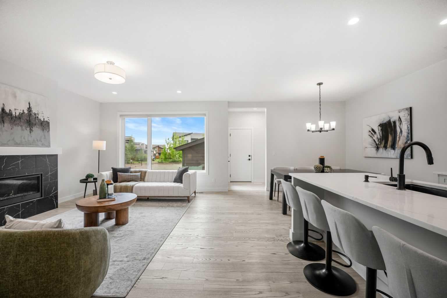 212 Treeline Avenue SW — photo 2