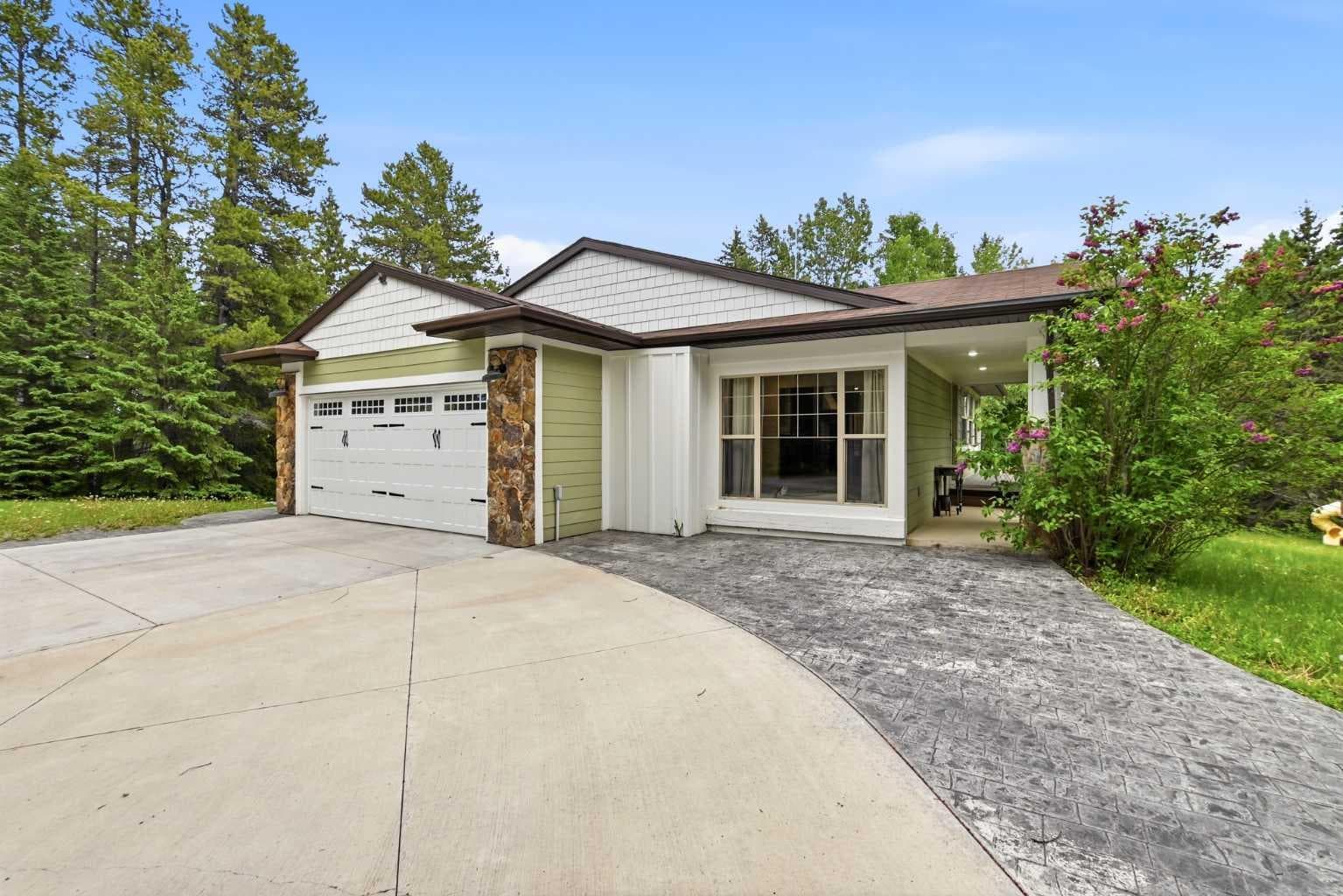52 Woodlands Drive — photo 2