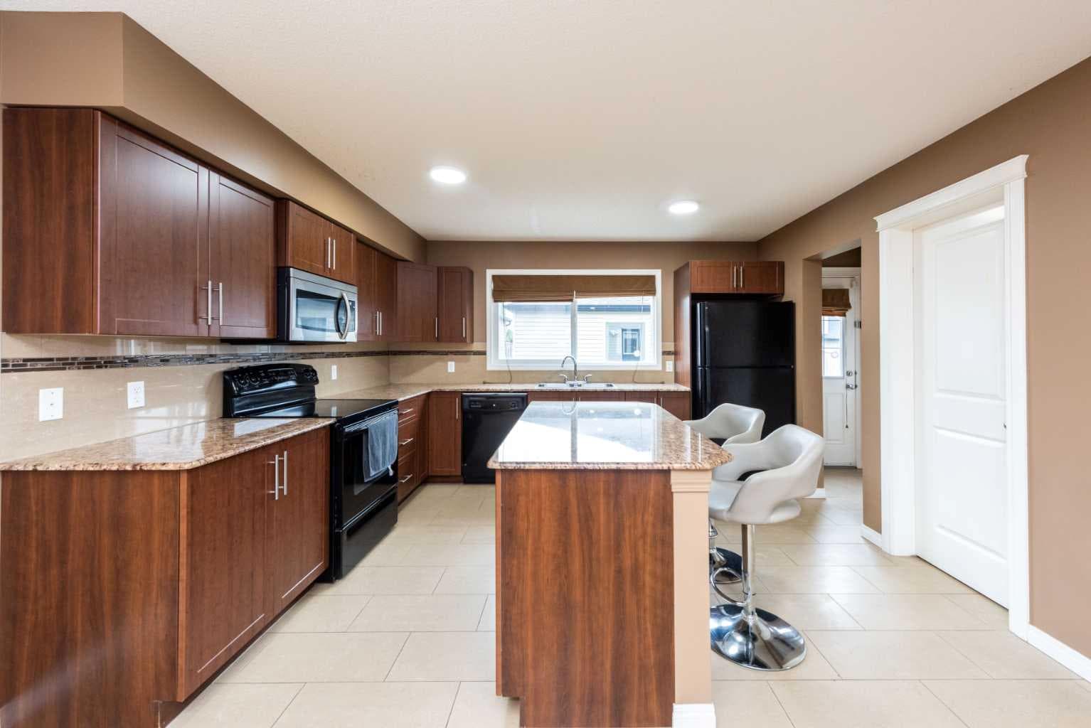 212 Panatella Drive NW — photo 2