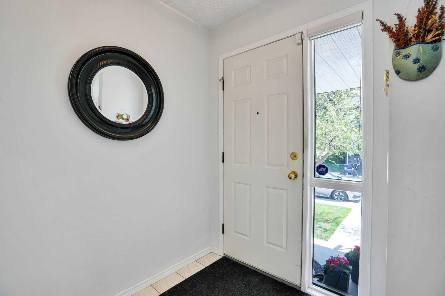 2295 1 Street NE — photo 4