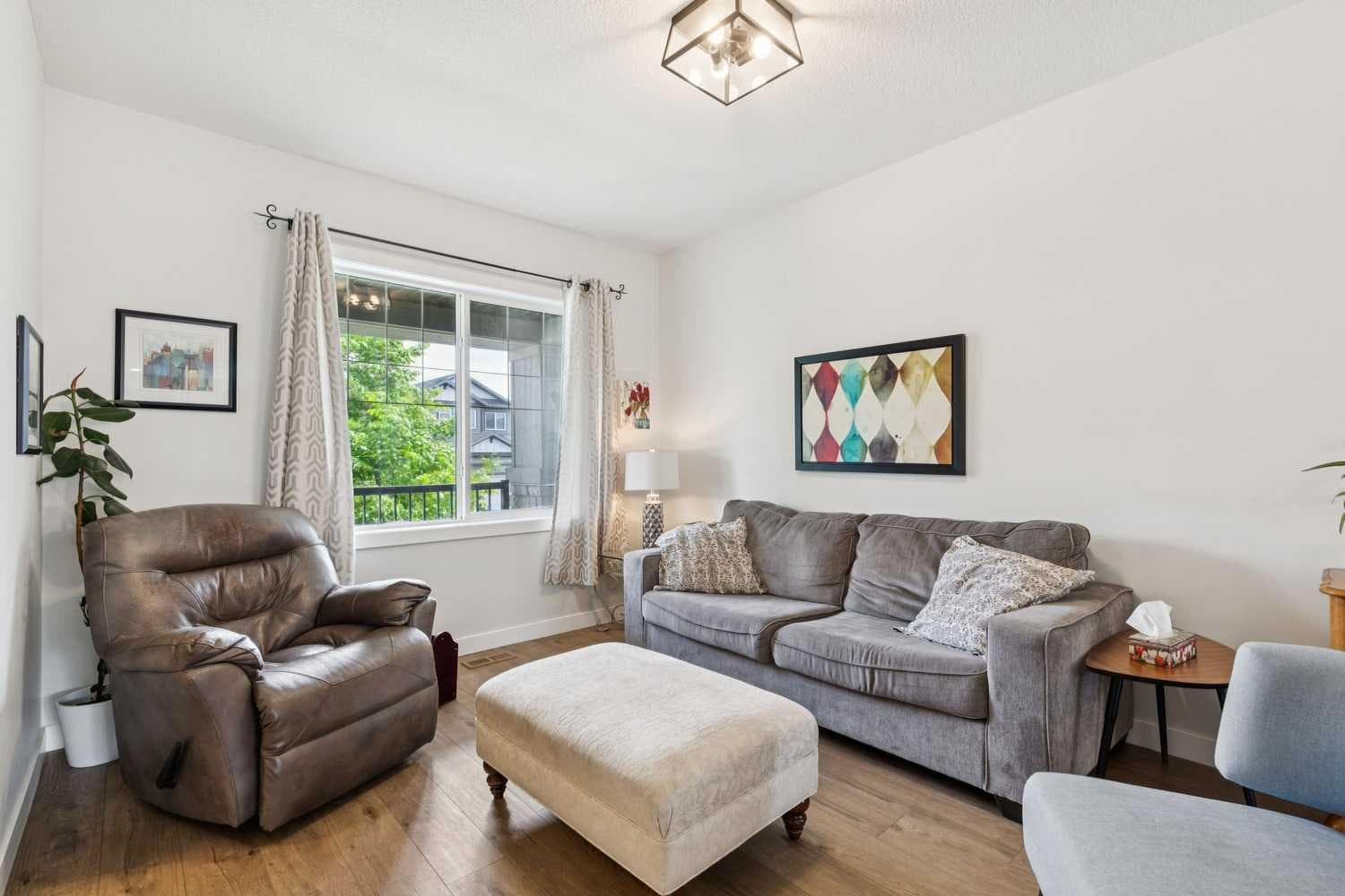 198 Legacy Reach Crescent SE — photo 5