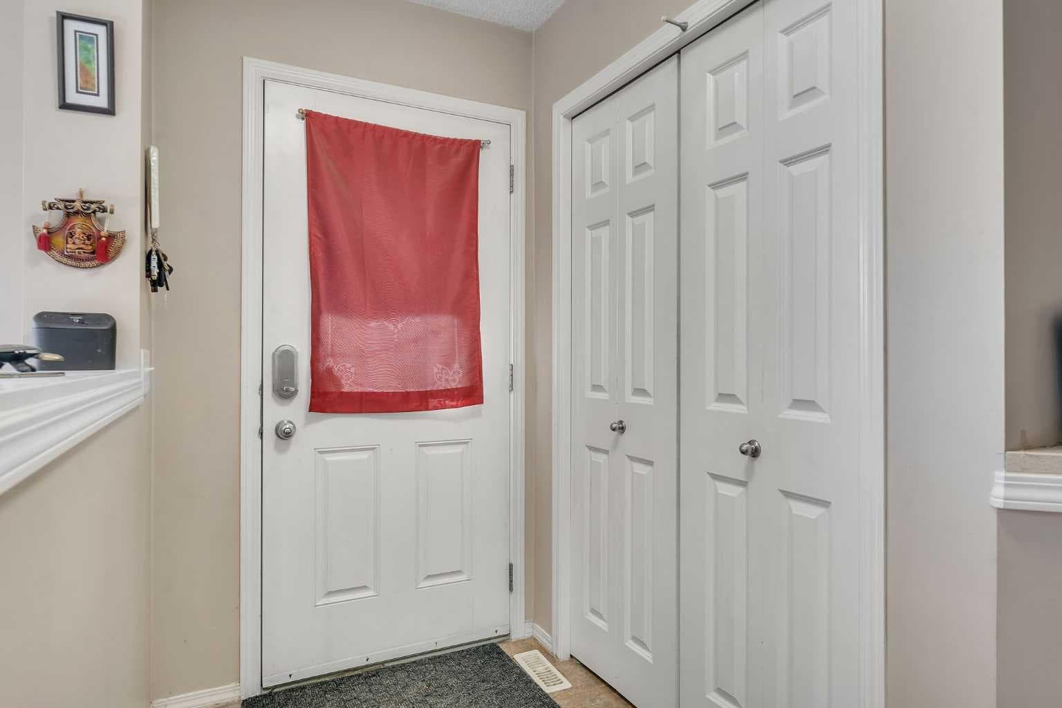 33 Saddlebrook Common NE — photo 2