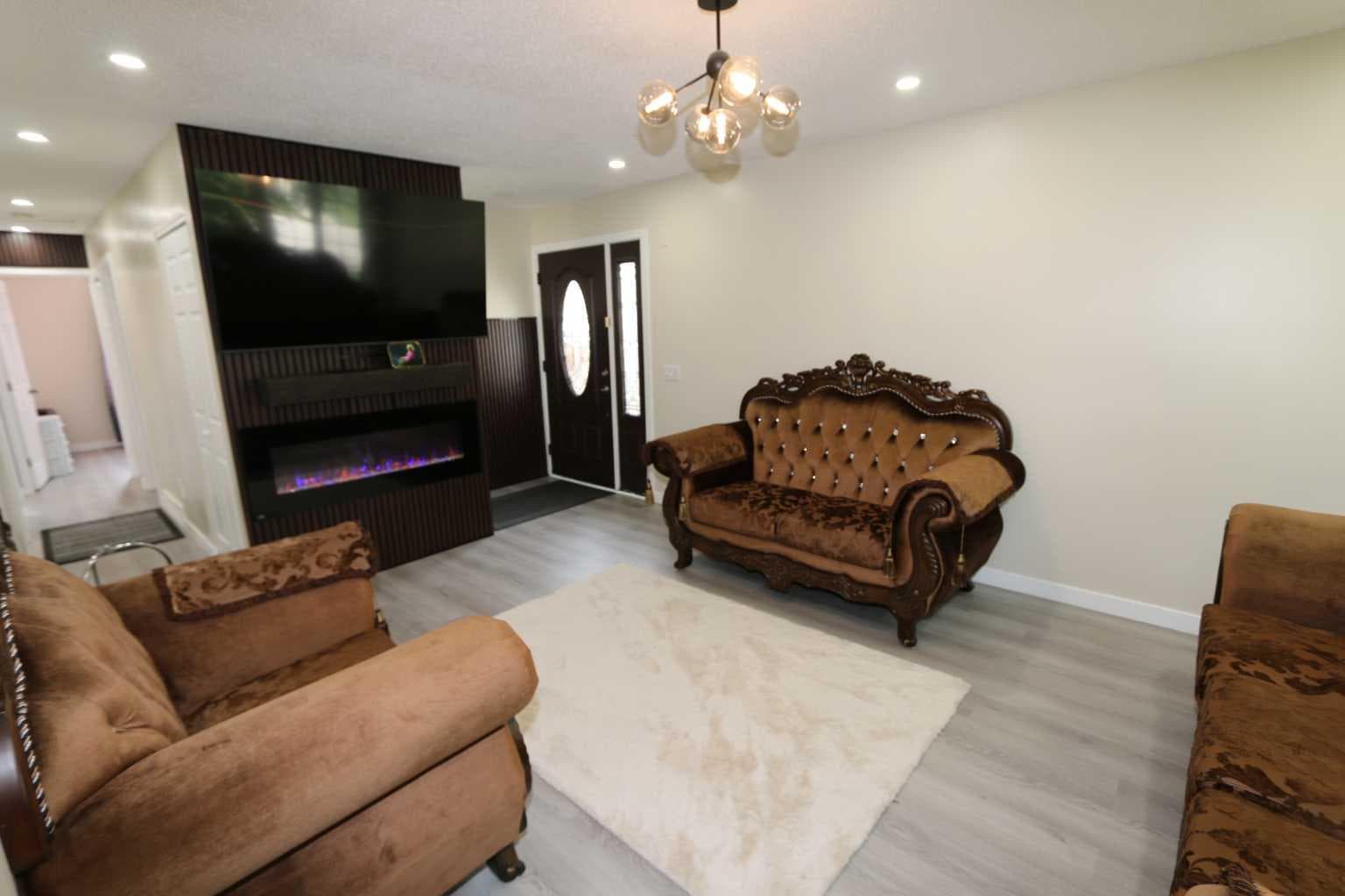 707 Malvern Drive NE — photo 4