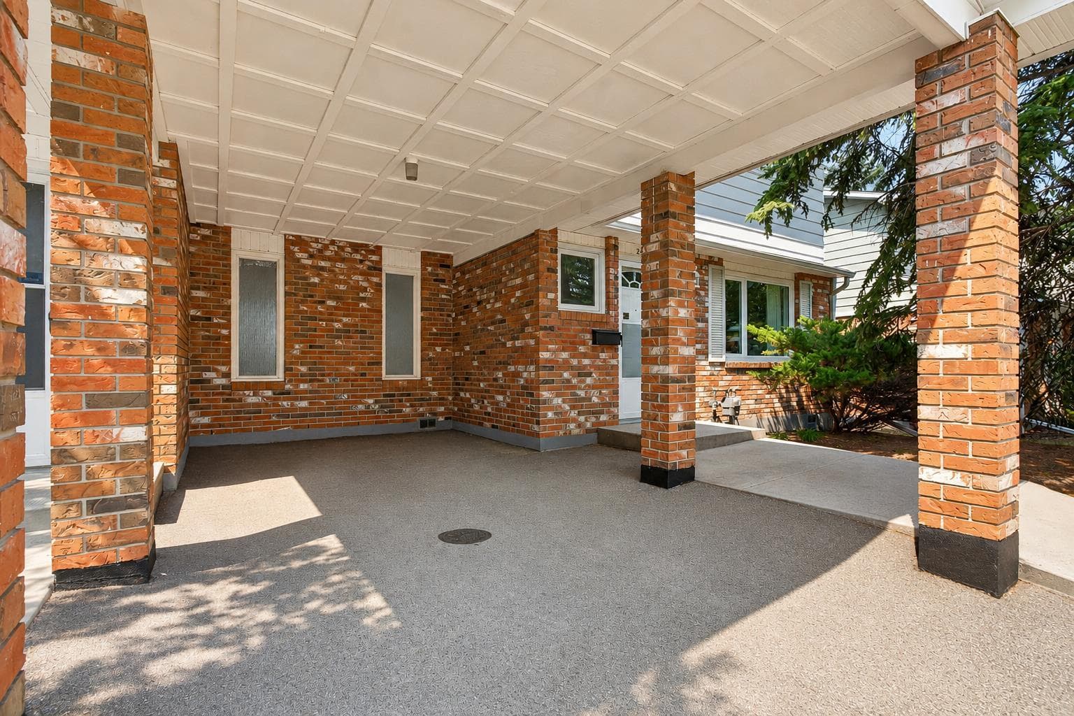 21, 2815 Palliser Drive SW — photo 2