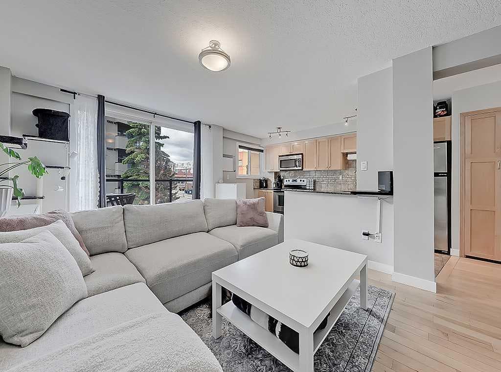 10, 1715 13 Street SW — photo 1
