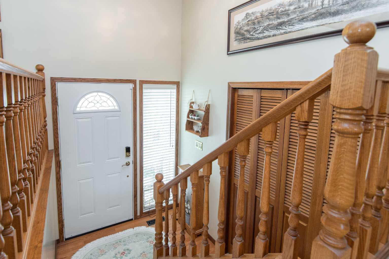 44 Huget Crescent — photo 2