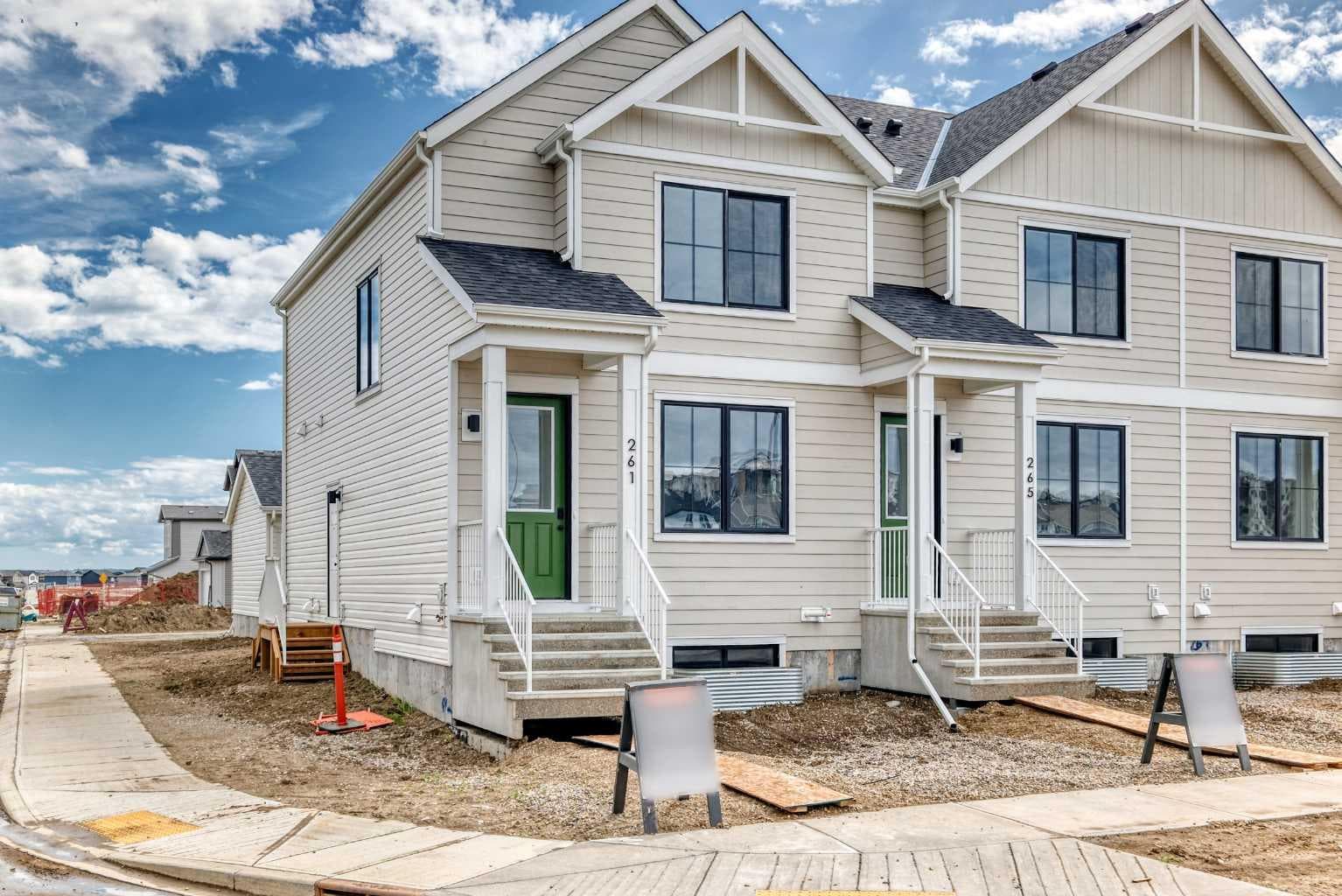 261 Heirloom Way SE — photo 1