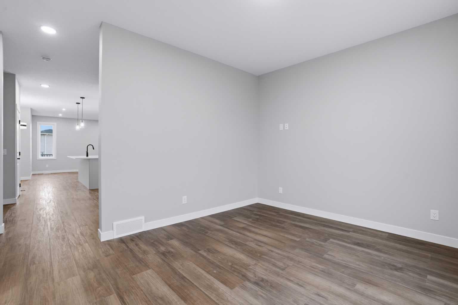 548 Bridgeport Street — photo 3