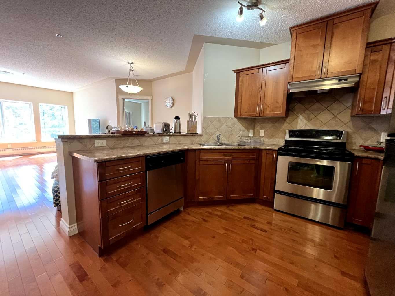 305, 30 Discovery Ridge Close SW — photo 5