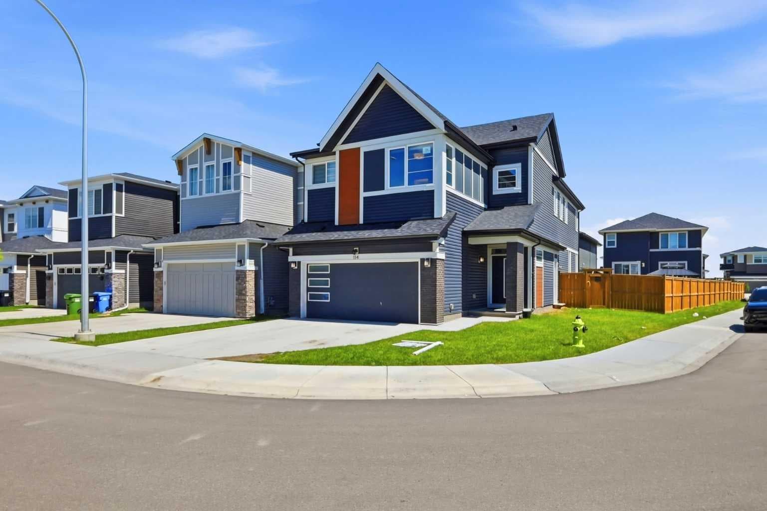 114 Corner Meadows Grove NE — photo 1
