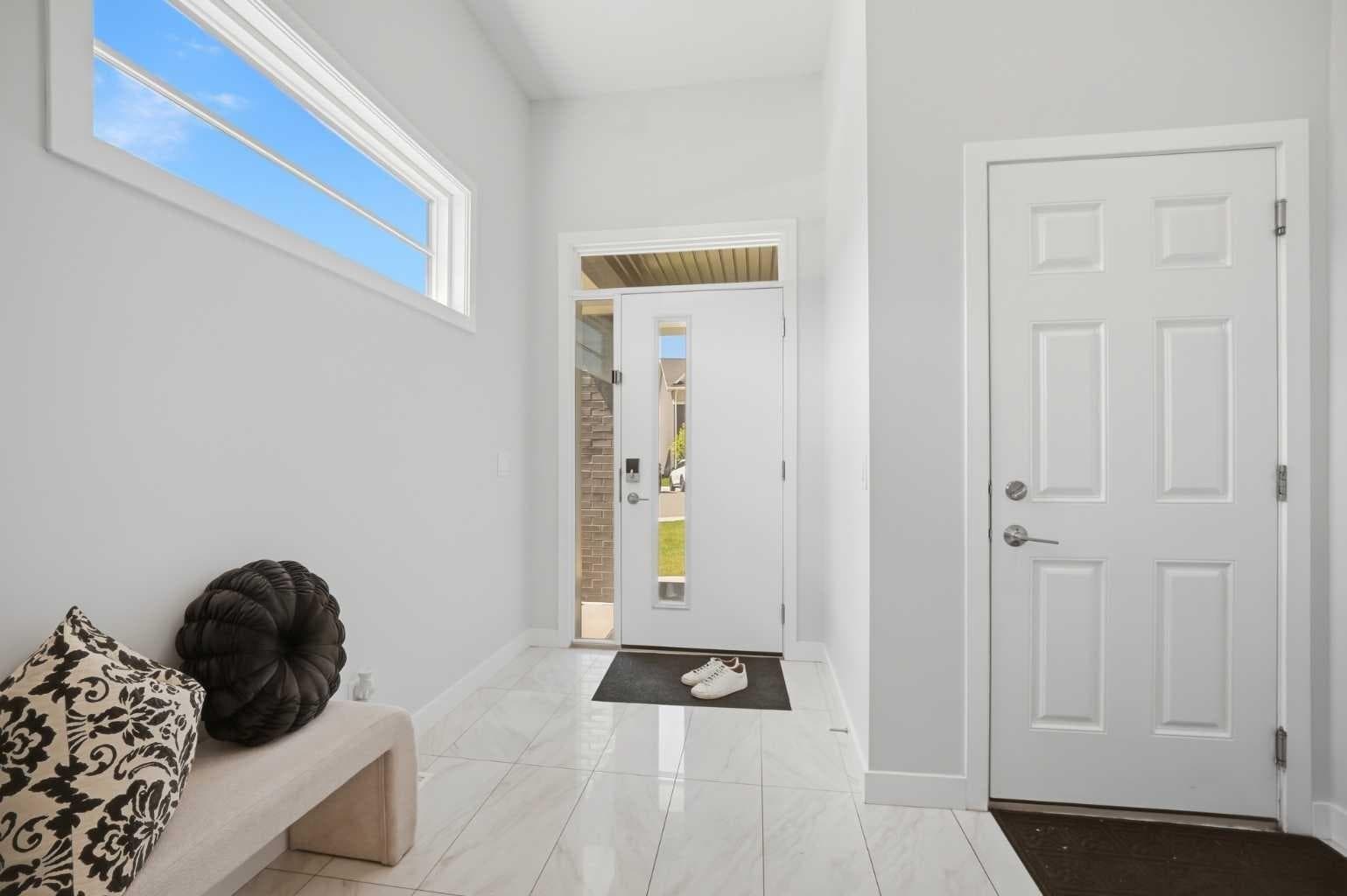 114 Corner Meadows Grove NE — photo 3