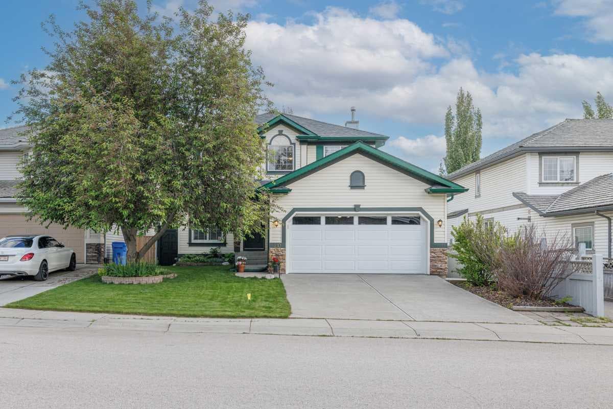 210 Mt Douglas Court SE — photo 1