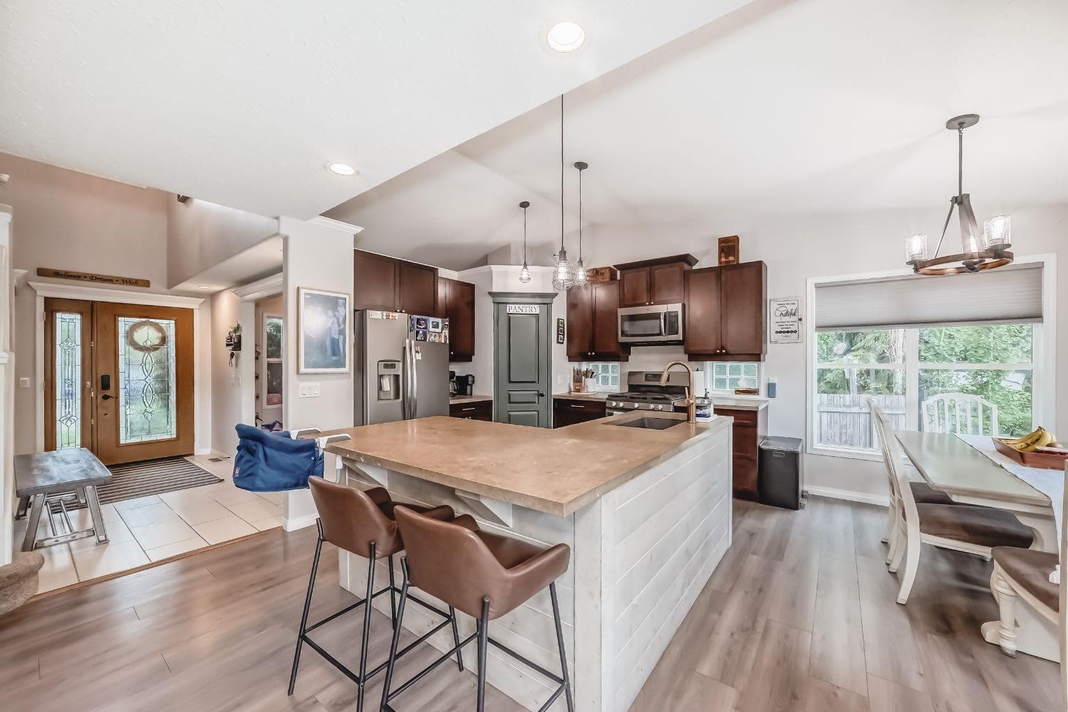 20 Madison Court — photo 4