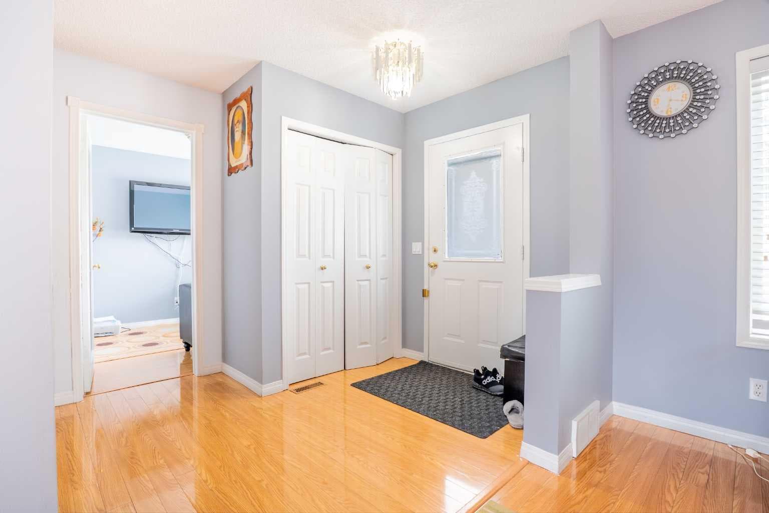 37 Martha's Haven Manor NE — photo 2
