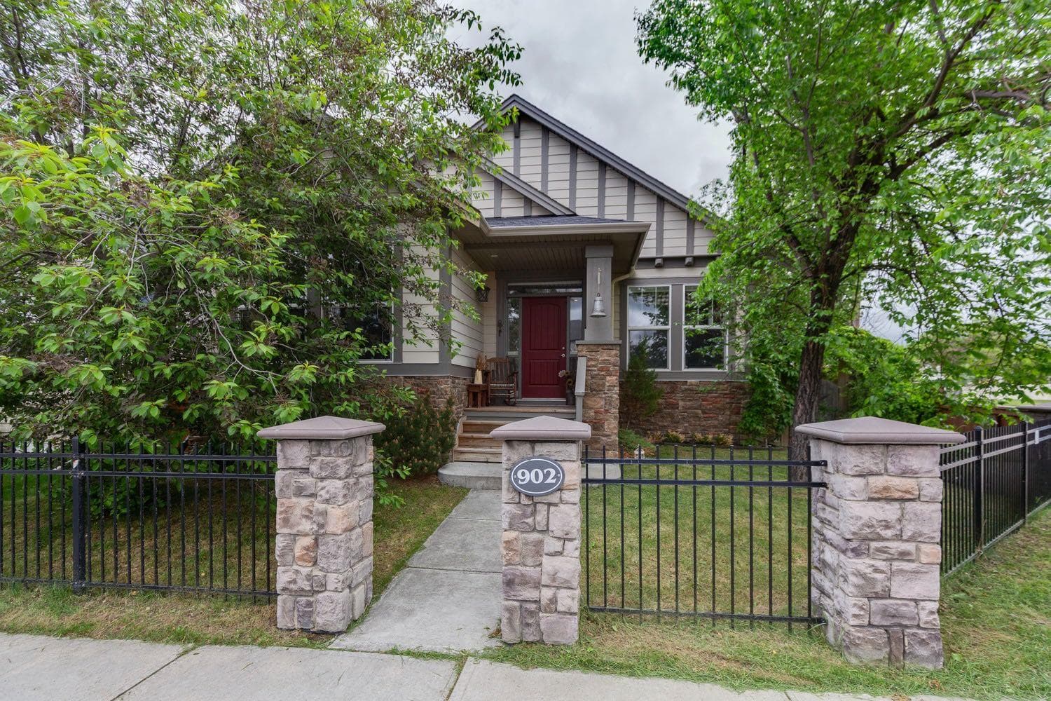 902 Williamstown Boulevard NW — photo 1