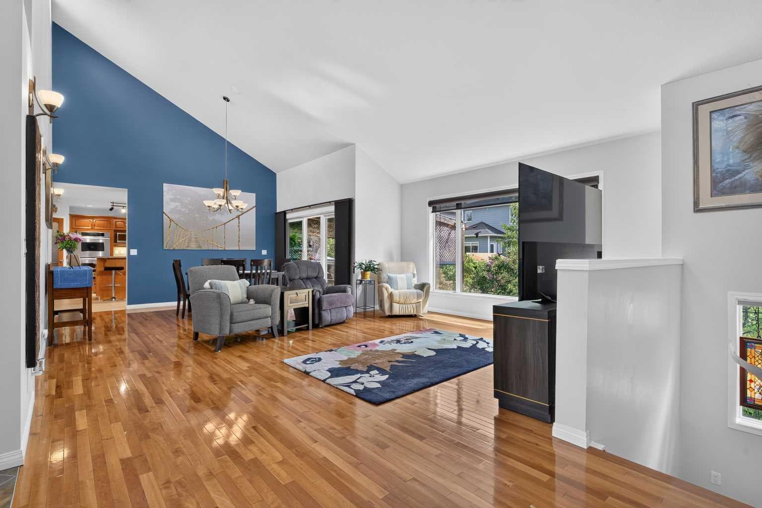 762 Stonehaven Drive — photo 2
