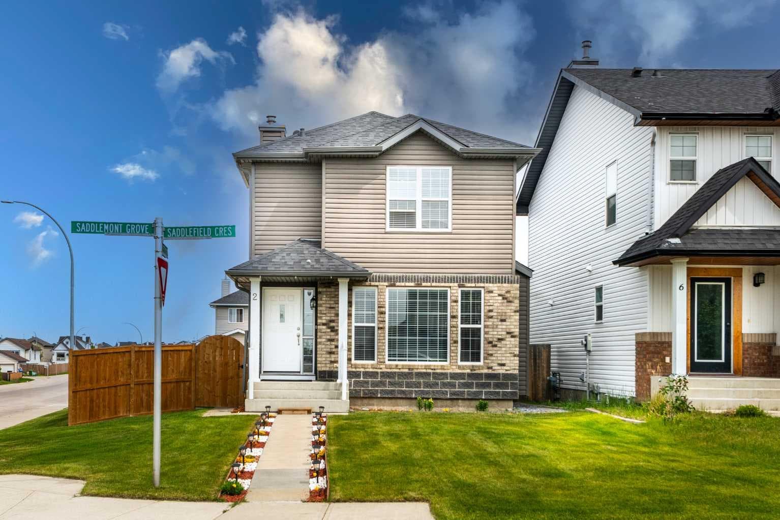 2 Saddlefield Crescent NE — photo 1