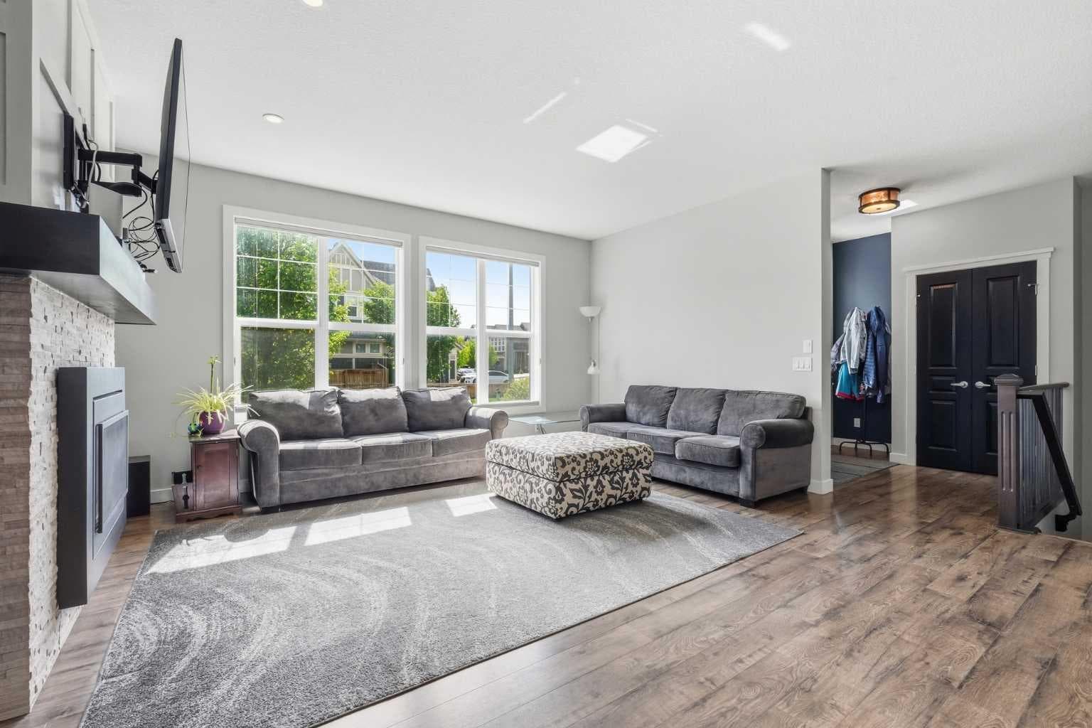 237 Mahogany Parade SE — photo 4