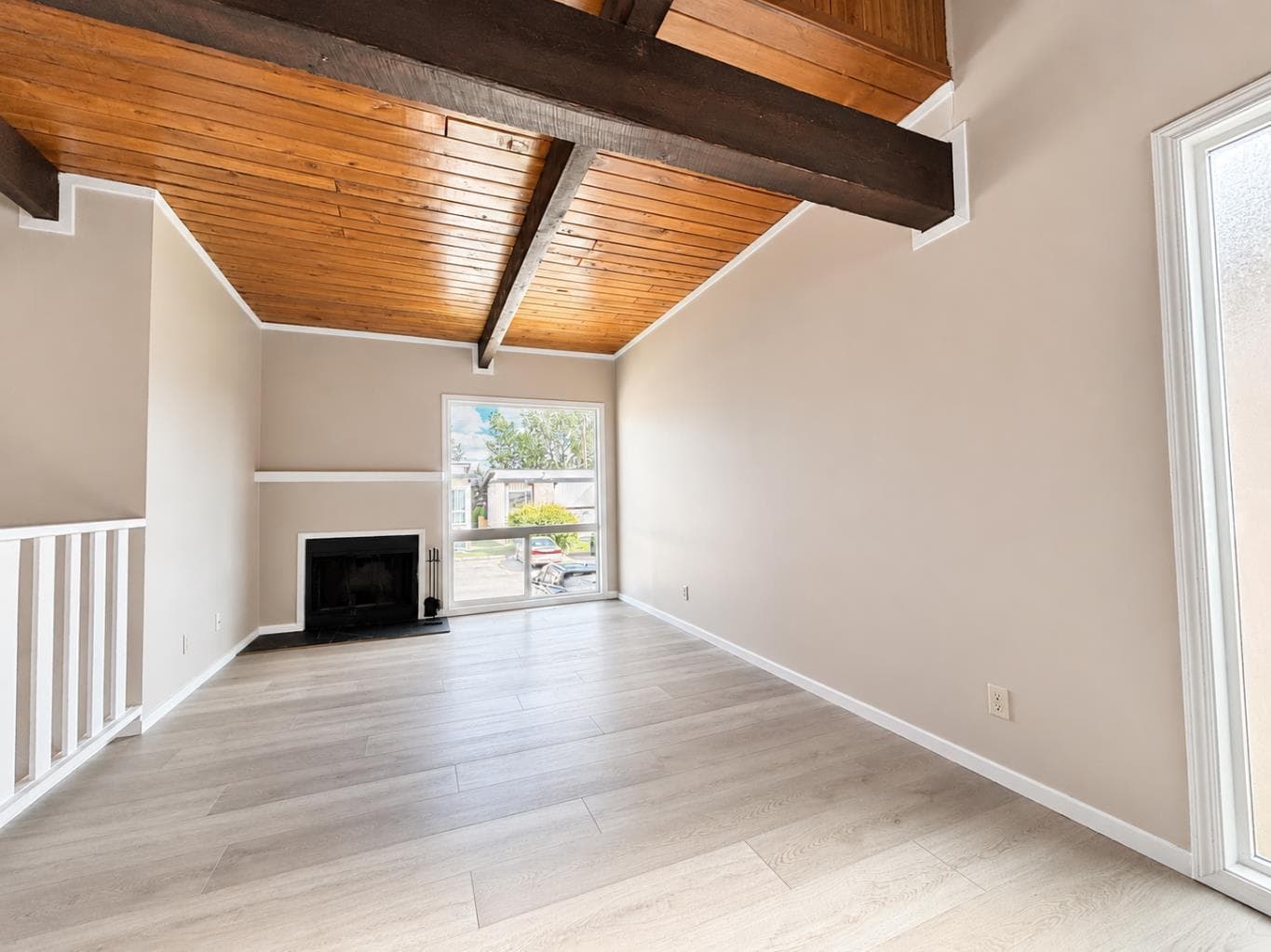 129 Oaktree Lane SW — photo 4