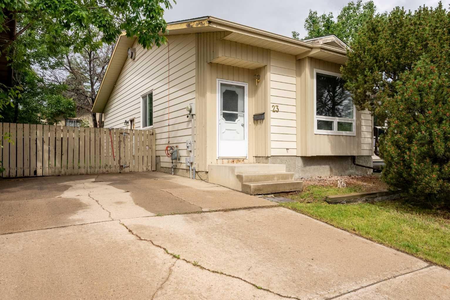 23 Dakota Road W — photo 1