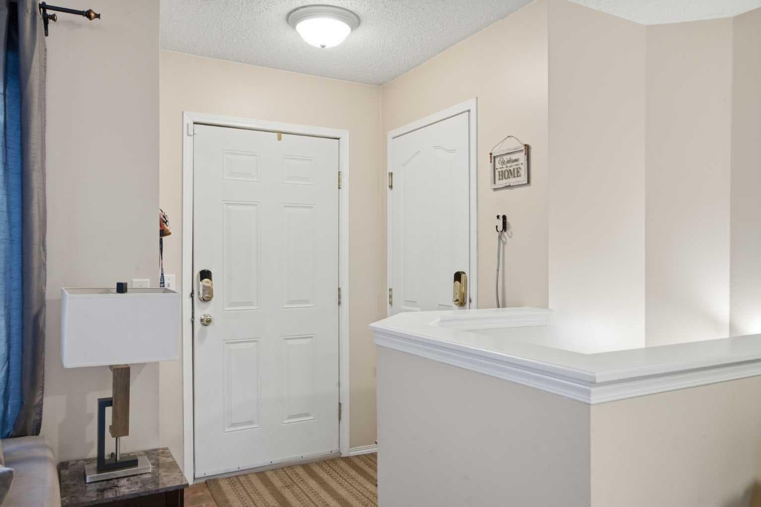 109 Canoe Square SW — photo 5