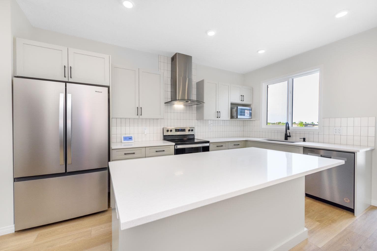115 Huxland Road NE — photo 4
