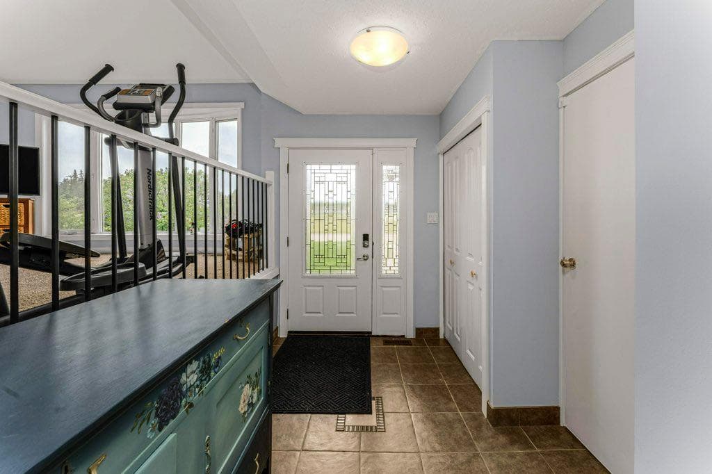 5521 46 Street — photo 3