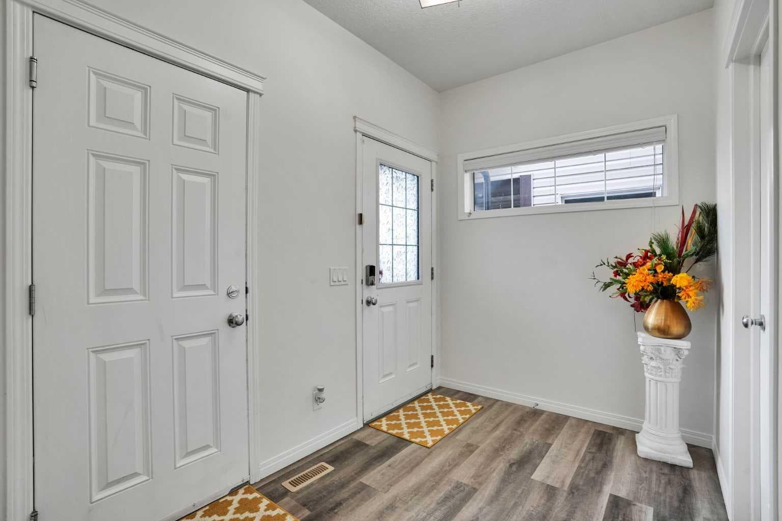 379 Skyview Shores Manor NE — photo 4