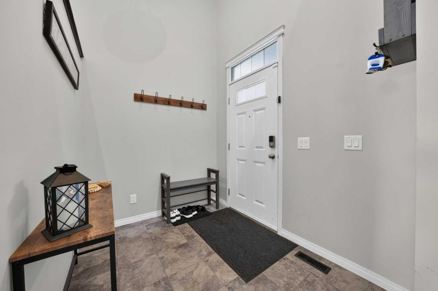 665 Copperpond Boulevard SE — photo 2