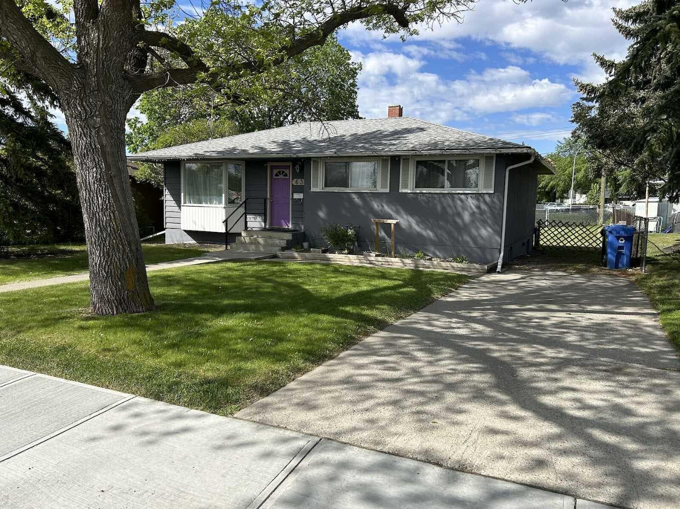 639 Thornhill Drive NW — photo 1