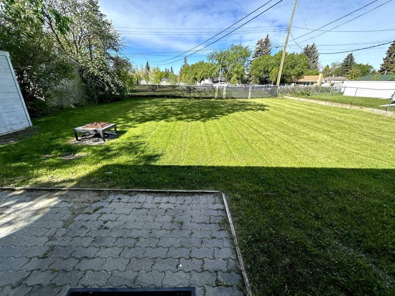 639 Thornhill Drive NW — photo 4