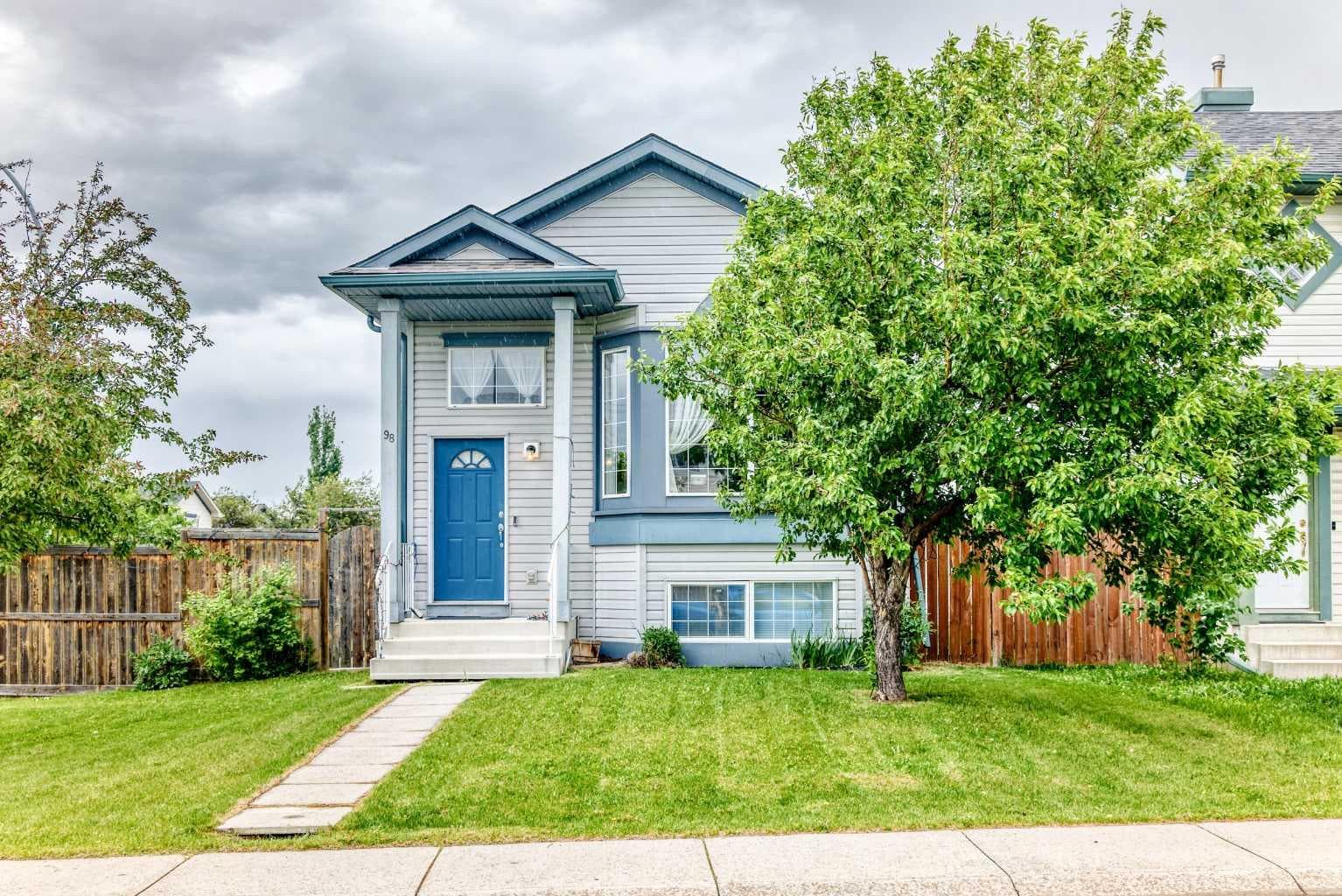 98 Country Hills Heights NW — photo 1