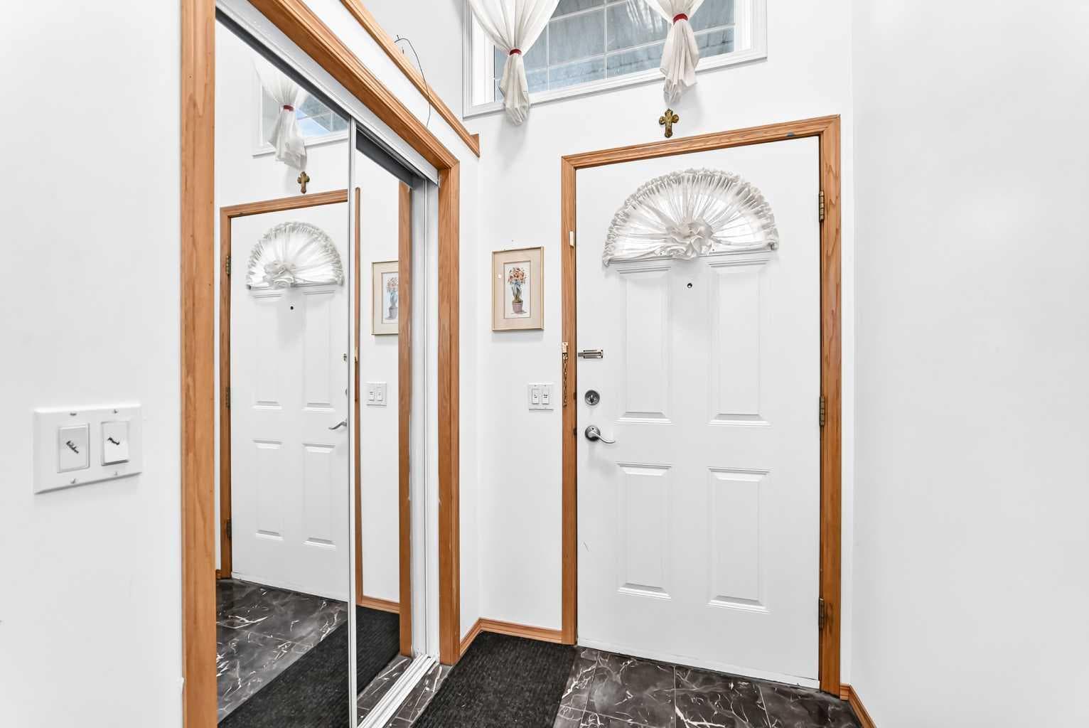98 Country Hills Heights NW — photo 3