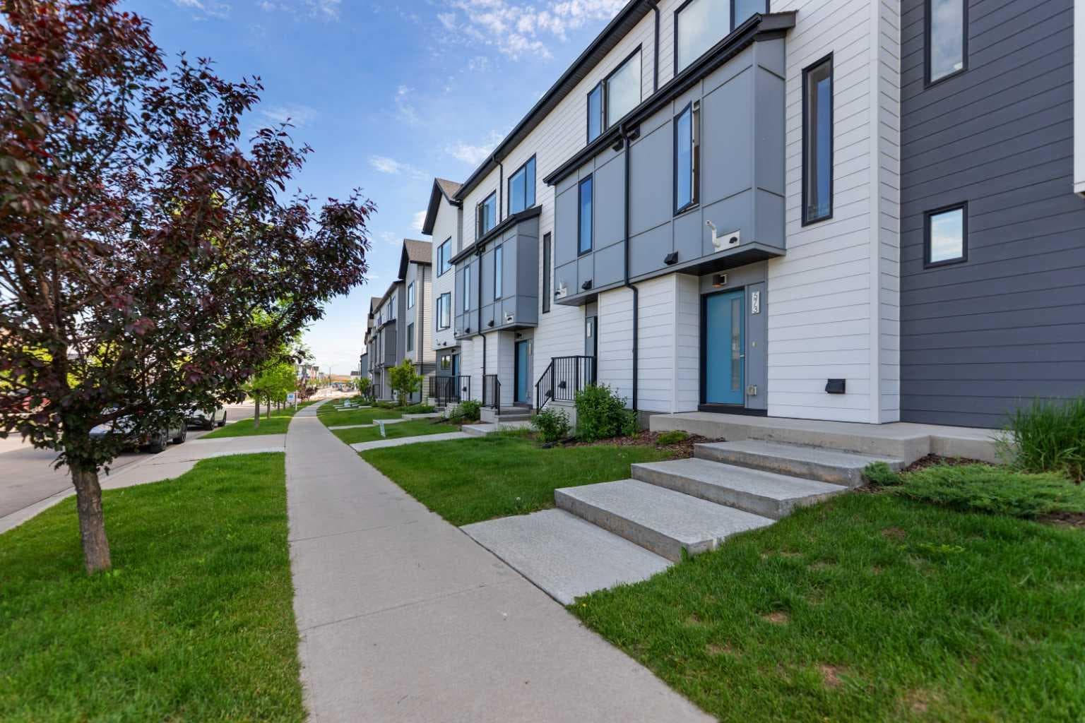 573 Evanston Link NW — photo 3