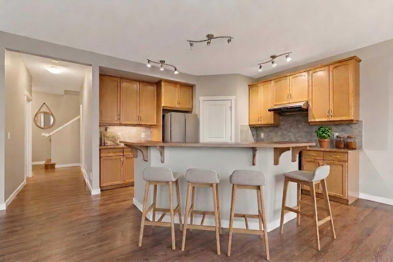 327 Panamount Point NW — photo 3