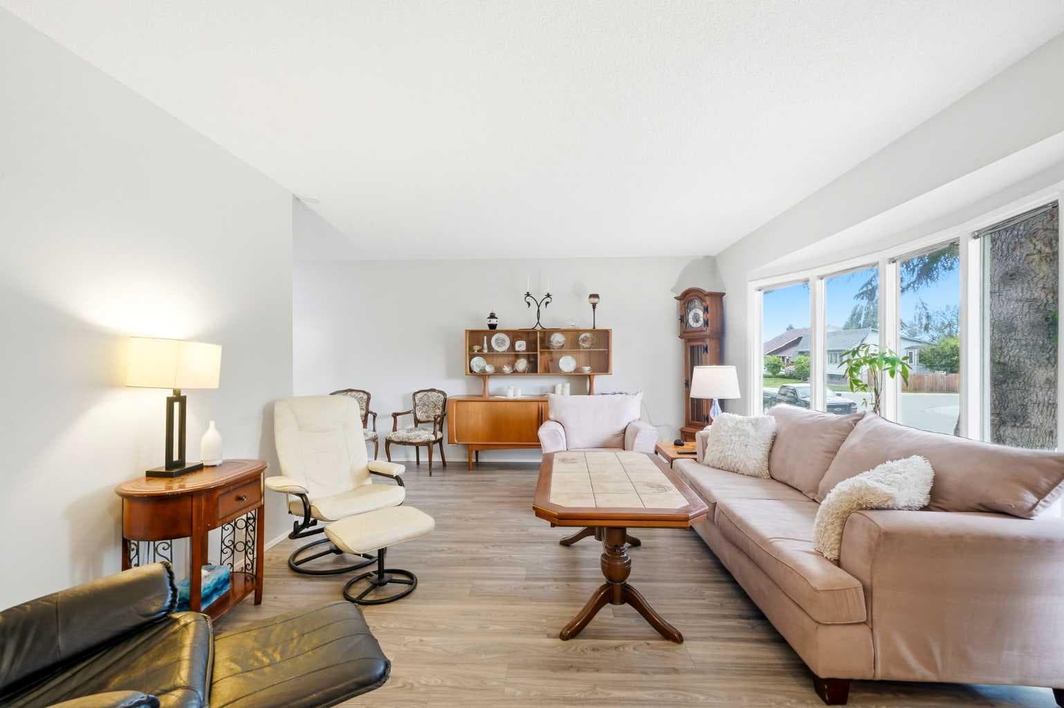 442 Queensland Place SE — photo 3